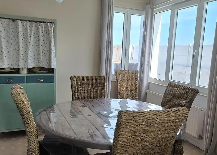 Cozy House Near The Sea 펜션 *