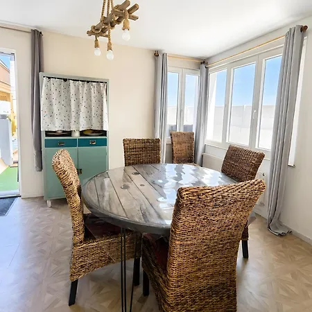Cozy House Near The Sea Tatil Evi
